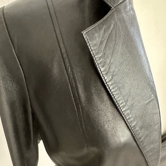 Wilsons Women's Black Leather Jacket - Picture 4 of 9